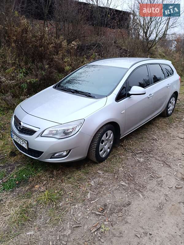 Opel Astra 2011
