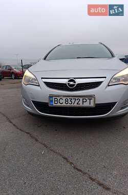 Универсал Opel Astra 2011 в 