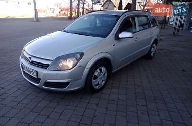 Универсал Opel Astra 2005 в Надворной