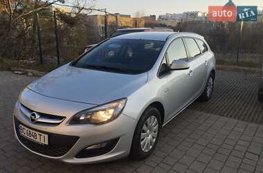 Универсал Opel Astra 2015 в Львове