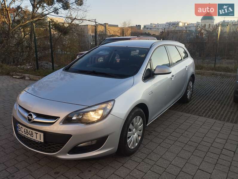 Универсал Opel Astra 2015 в Львове