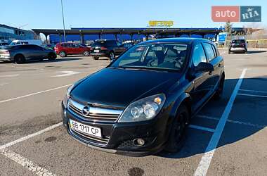 Хэтчбек Opel Astra 2013 в Ивано-Франковске