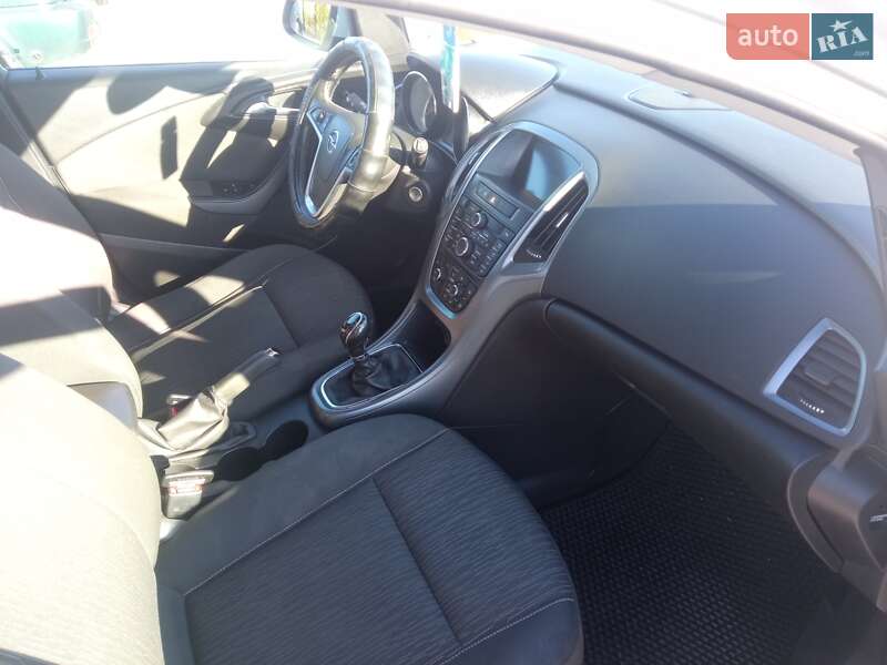 Універсал Opel Astra 2015 в Стрию