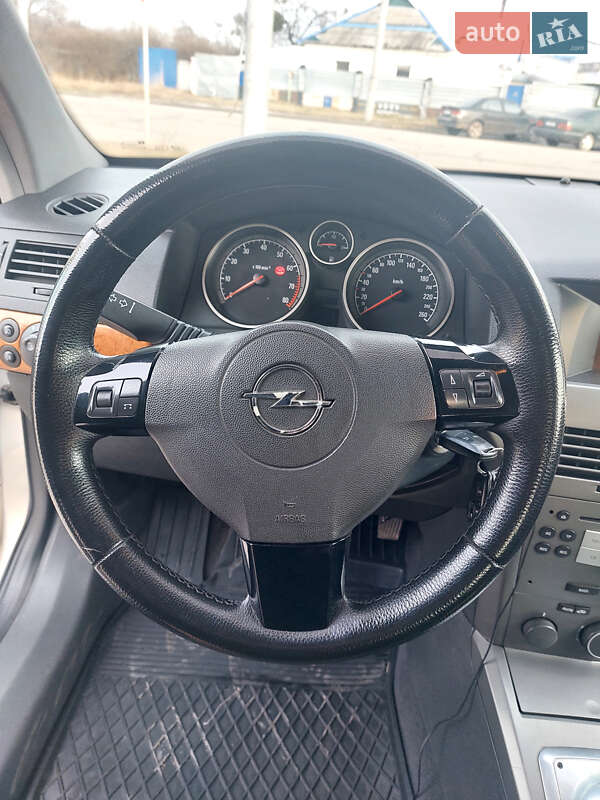 Хэтчбек Opel Astra 2006 в Полтаве