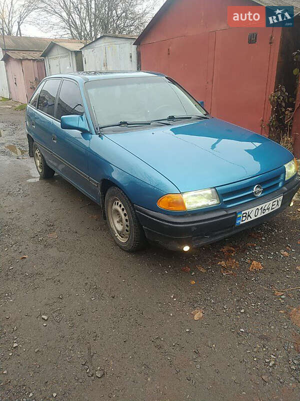Хэтчбек Opel Astra 1992 в Квасилове фото 2 Хэтчбек Opel Astra 1992 в Квасилове