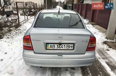 Седан Opel Astra 2005 в 