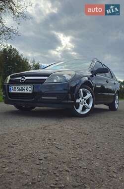 Универсал Opel Astra 2006 в Лебедине