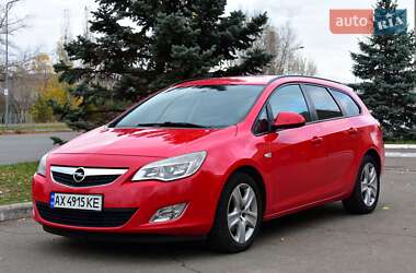 Універсал Opel Astra 2011 в Києві