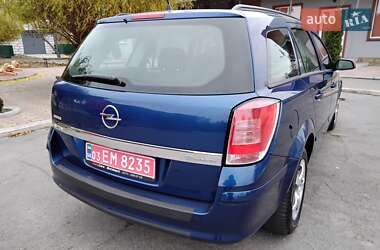 Универсал Opel Astra 2008 в Лохвице