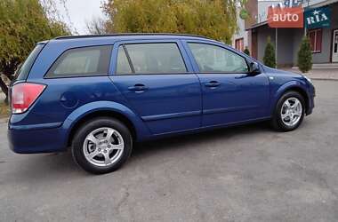 Универсал Opel Astra 2008 в Лохвице