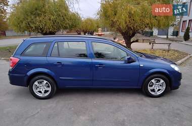 Универсал Opel Astra 2008 в Лохвице