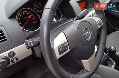 Универсал Opel Astra 2008 в Лохвице