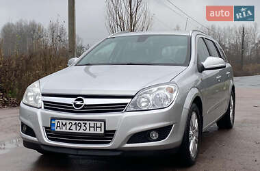 Универсал Opel Astra 2010 в Житомире