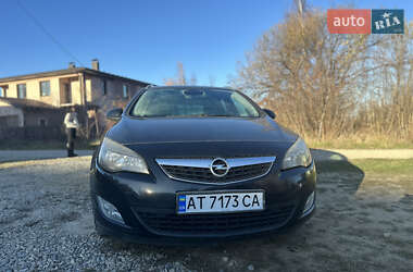 Універсал Opel Astra 2012 в Івано-Франківську