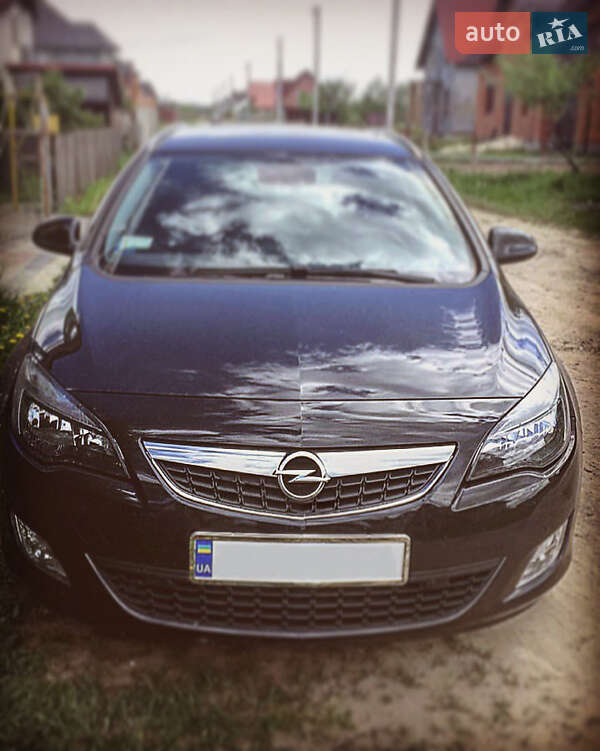 Opel Astra 2012