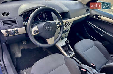 Универсал Opel Astra 2008 в Ровно