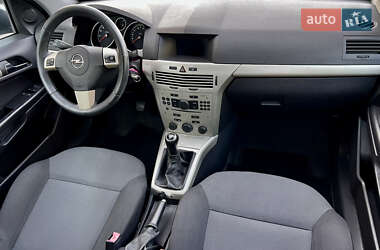 Универсал Opel Astra 2008 в Ровно