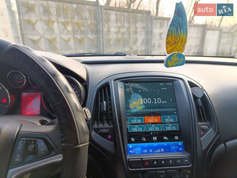 Универсал Opel Astra 2011 в Виннице