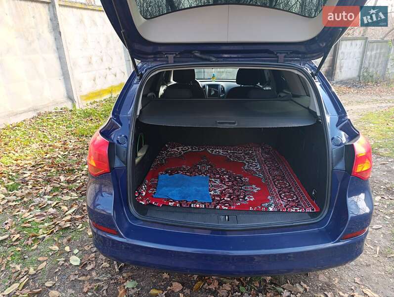 Универсал Opel Astra 2011 в Виннице