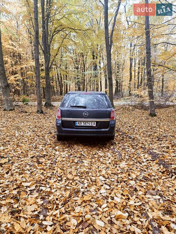Универсал Opel Astra 2011 в Виннице