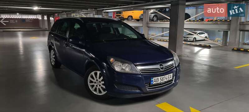 Универсал Opel Astra 2011 в Виннице