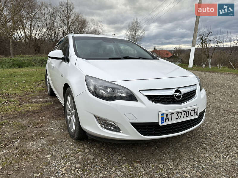 Универсал Opel Astra 2012 в Коломые