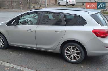 Универсал Opel Astra 2011 в Львове