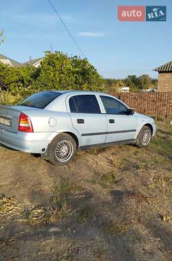 Седан Opel Astra 2004 в 