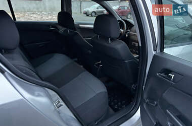 Хэтчбек Opel Astra 2007 в Луцке