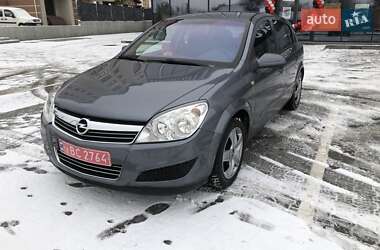 Хэтчбек Opel Astra 2008 в Дубно