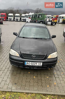 Седан Opel Astra 2008 в Хусте