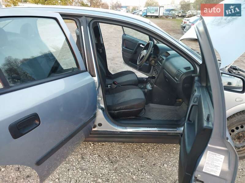 Седан Opel Astra 2002 в Киеве