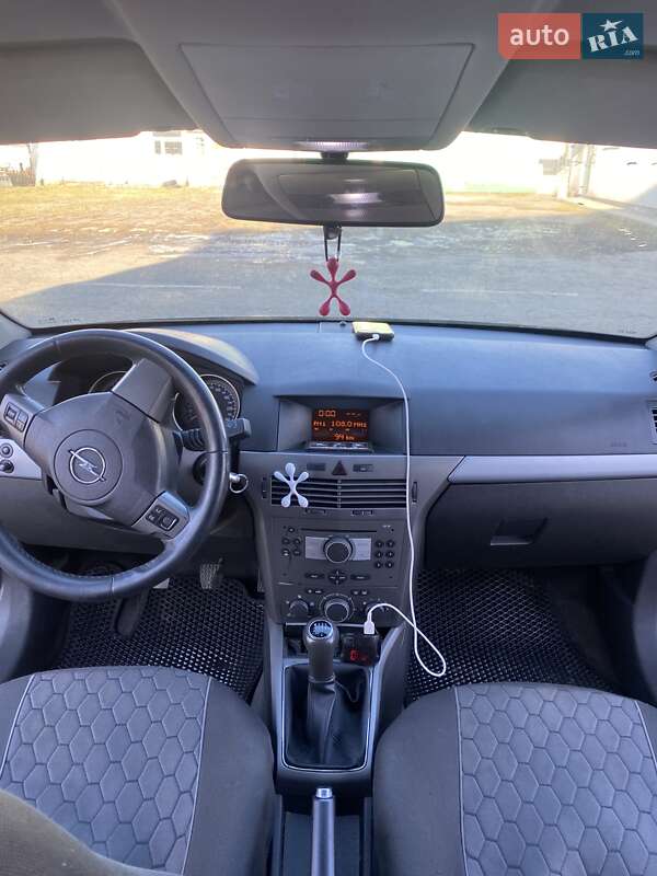 Універсал Opel Astra 2006 в Рокитному