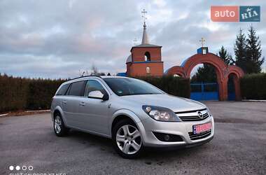 Універсал Opel Astra 2010 в Зміїві