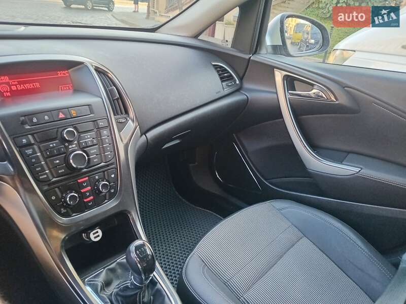 Хэтчбек Opel Astra 2010 в Львове
