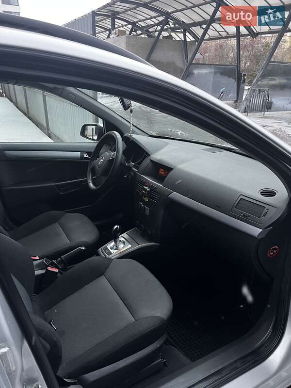 Универсал Opel Astra 2005 в Львове