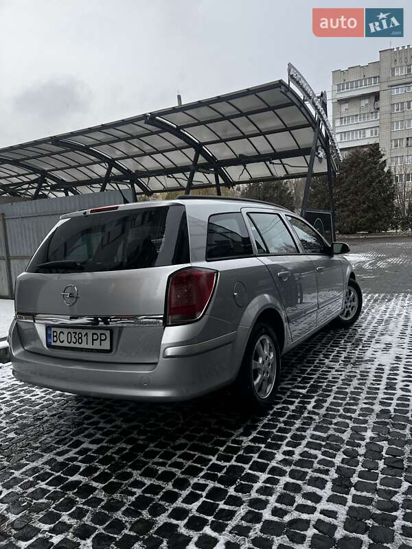 Универсал Opel Astra 2005 в Львове