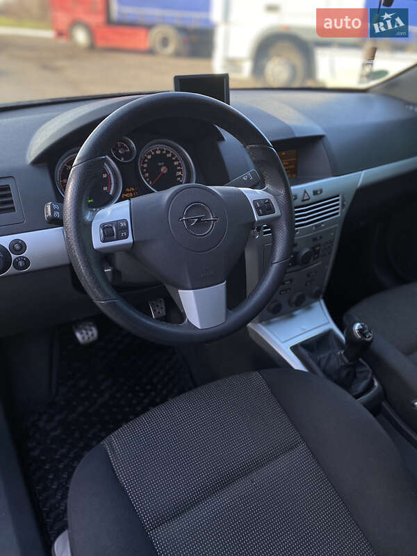 Хэтчбек Opel Astra 2008 в Львове