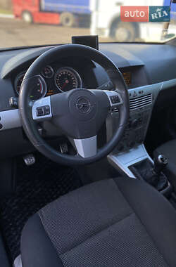 Хэтчбек Opel Astra 2008 в Львове