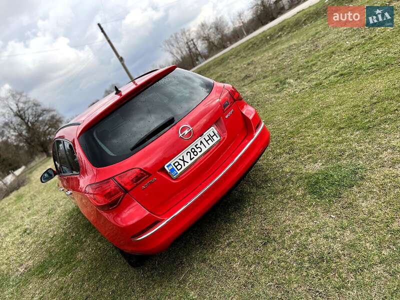 Универсал Opel Astra 2015 в Хмельницком