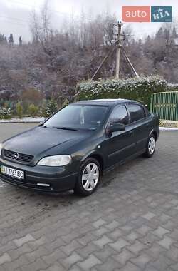 Седан Opel Astra 2003 в Турке