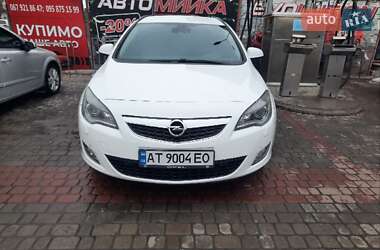 Универсал Opel Astra 2011 в 