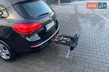 Универсал Opel Astra 2013 в 