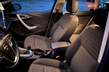 Универсал Opel Astra 2013 в 