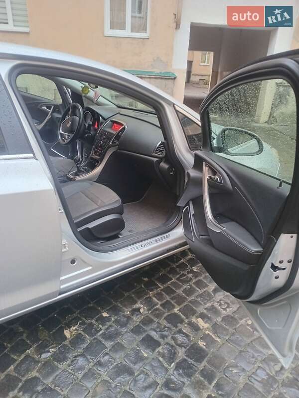Хэтчбек Opel Astra 2010 в Львове