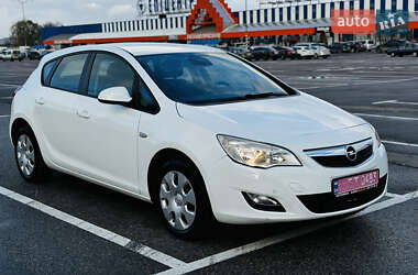 Хэтчбек Opel Astra 2011 в Львове