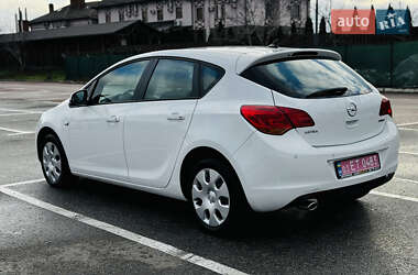 Хэтчбек Opel Astra 2011 в Львове