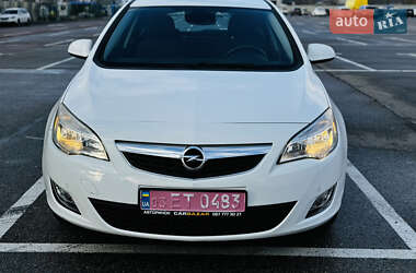 Хэтчбек Opel Astra 2011 в Львове