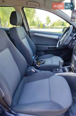 Универсал Opel Astra 2006 в 
