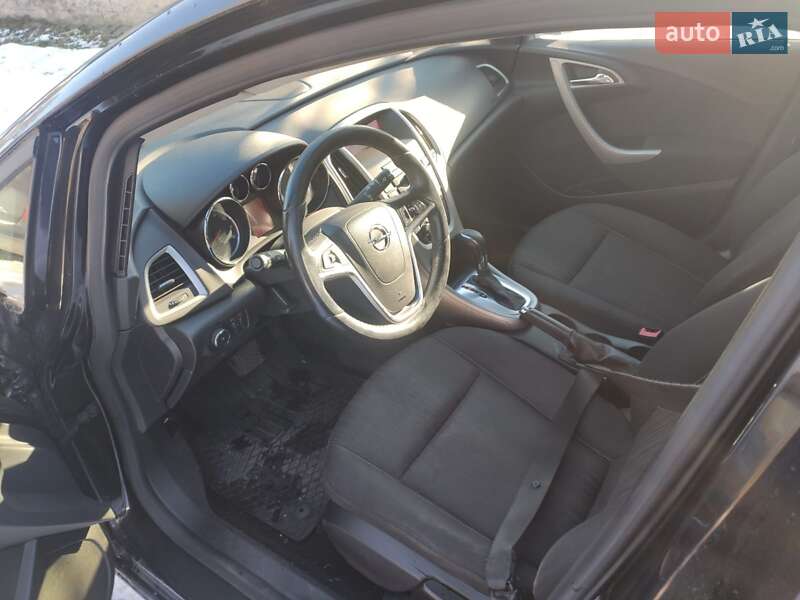 Універсал Opel Astra 2011 в Росошанах